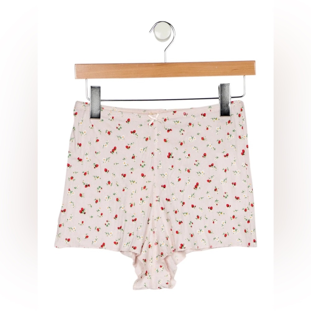 doen stella shorts in strawberry bloom